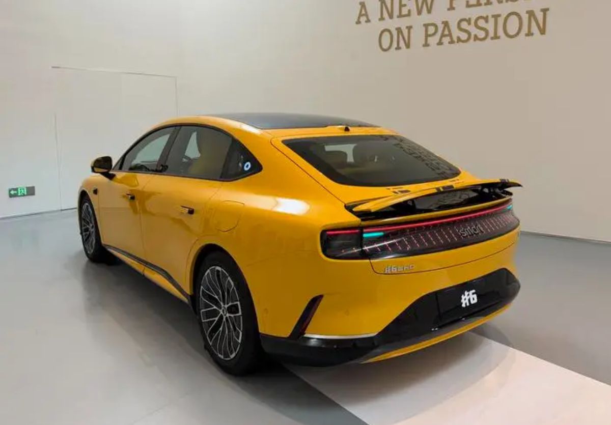 Smart #6 sedán híbrido