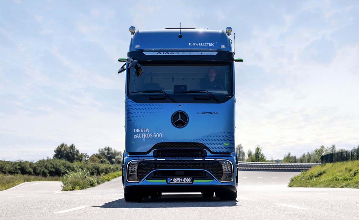 Mercedes eActros 600 camión eléctrico vuelta al mundo