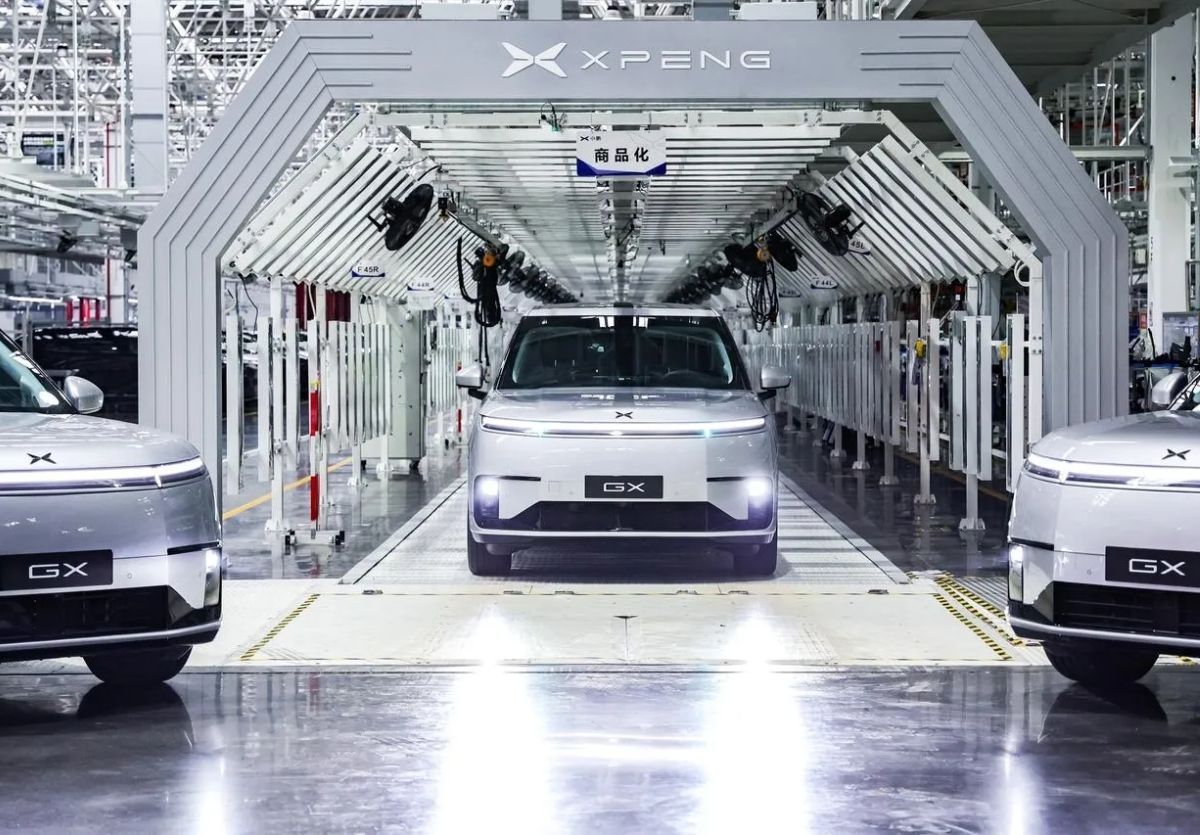 Xpeng GX robotaxi 2026