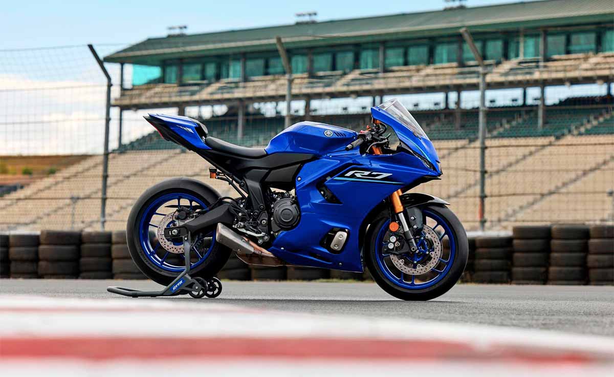 Yamaha R3 y R7