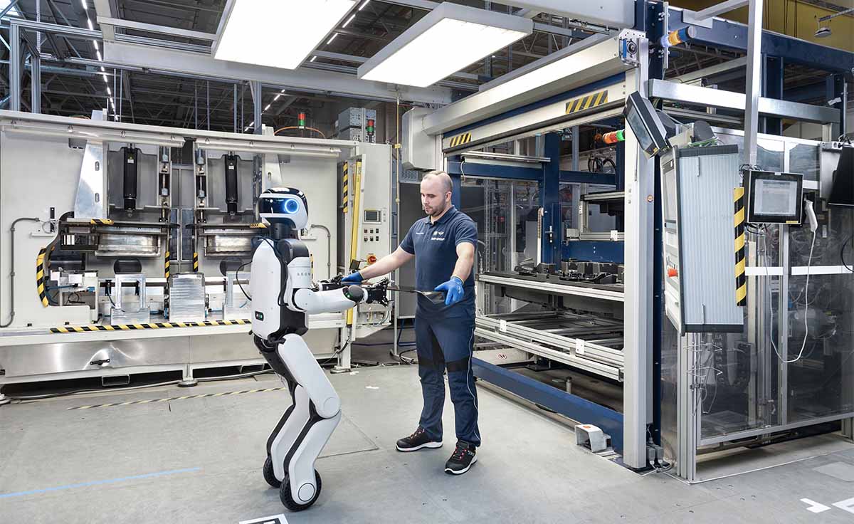Aeron robot humanoide BMW
