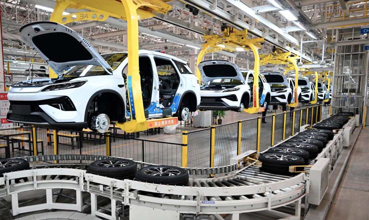 Ensamble carros eléctricos Colombia