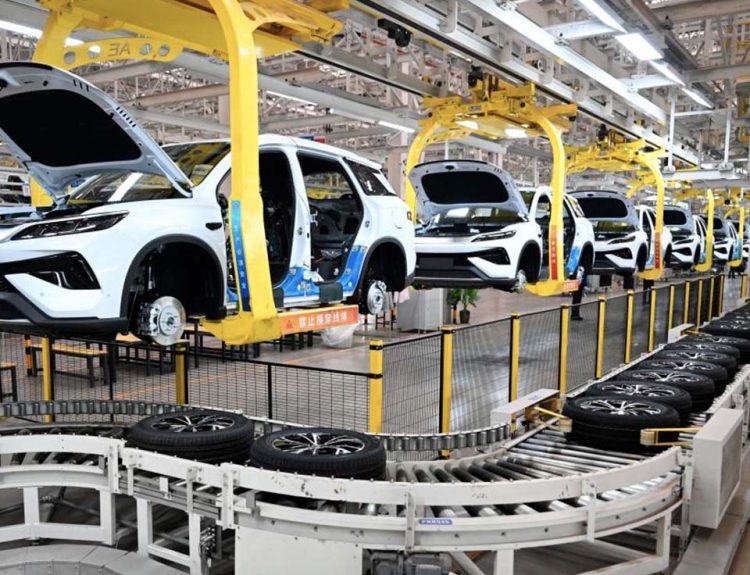 Ensamble carros eléctricos Colombia