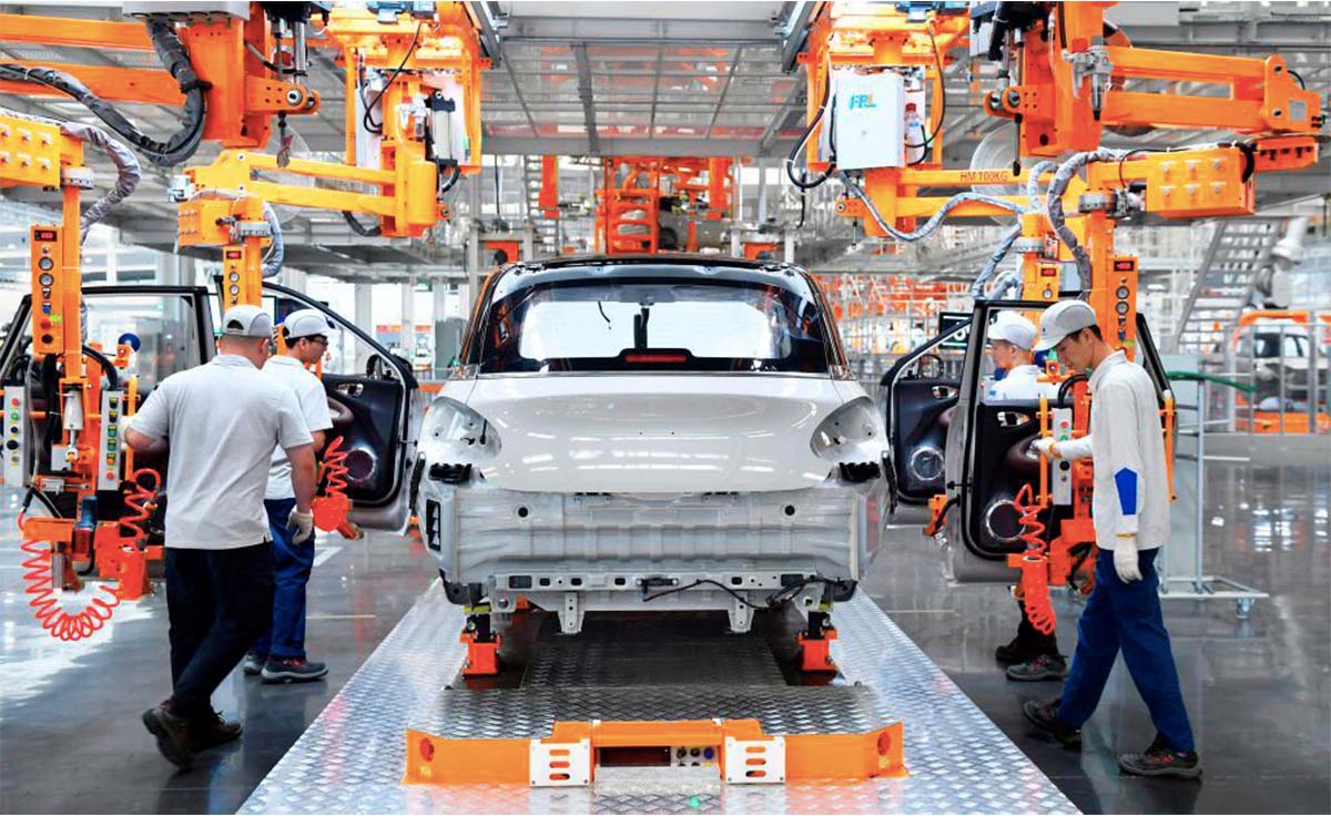 Ensamble carros eléctricos Colombia