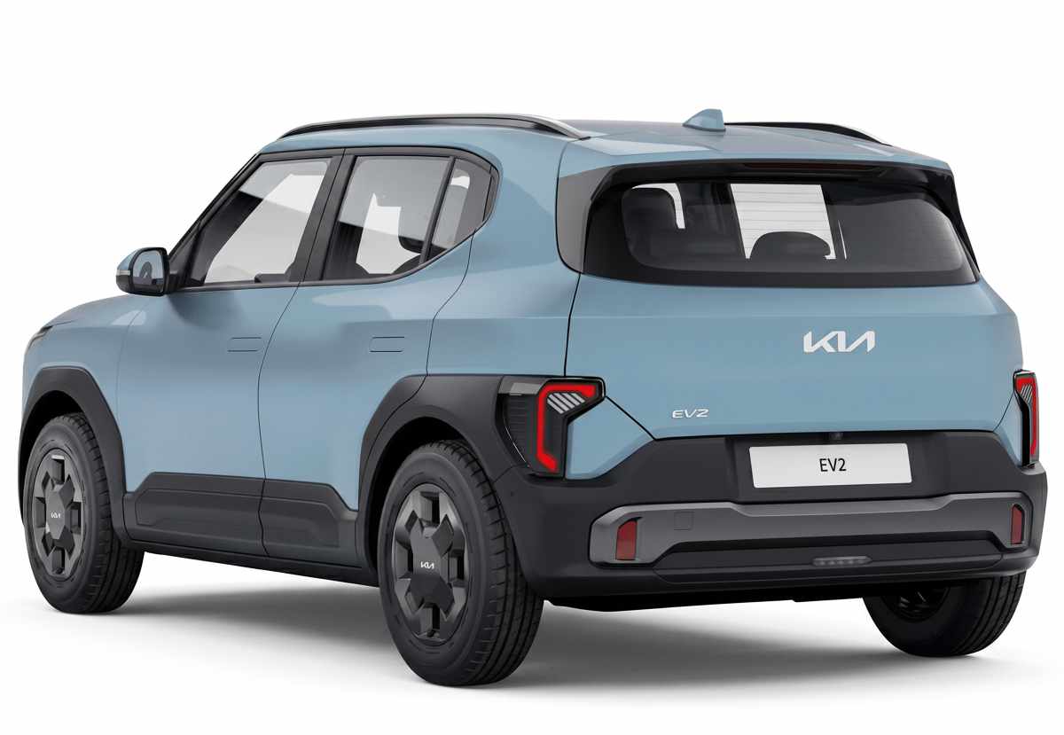 Parte posterior de tres cuartos del Kia EV2, resaltando sus curiosas luces traseras LED en posición baja y el alerón superior de estilo deportivo.