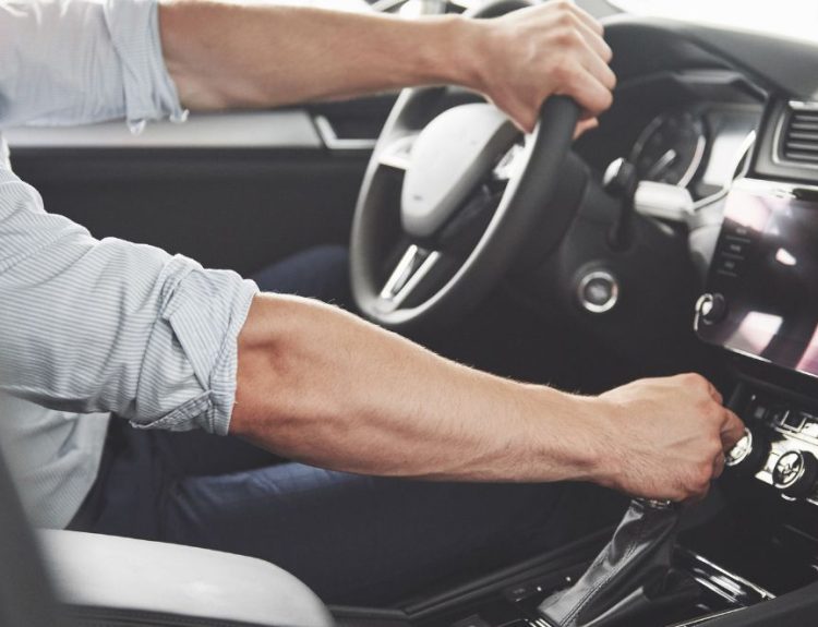 Carros manuales buenos para la salud.