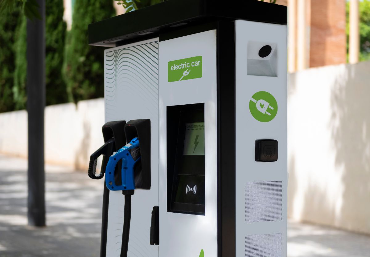 Cargadores carros eléctricos por país 2025