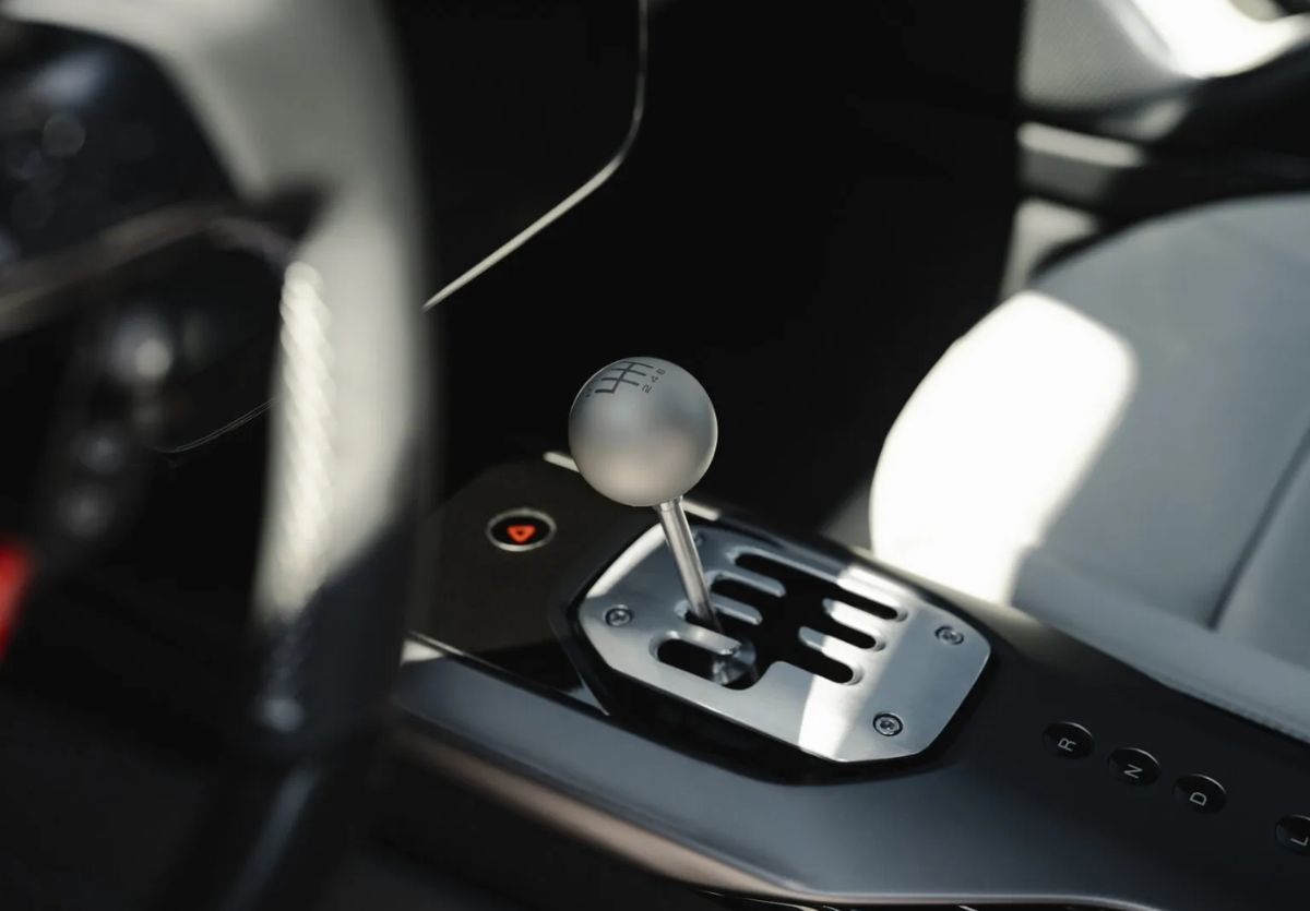 Ferrari 12Cilindri caja manual
