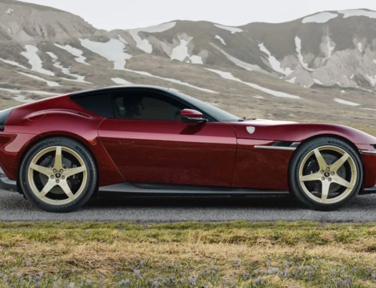 Ferrari 12Cilindri caja manual