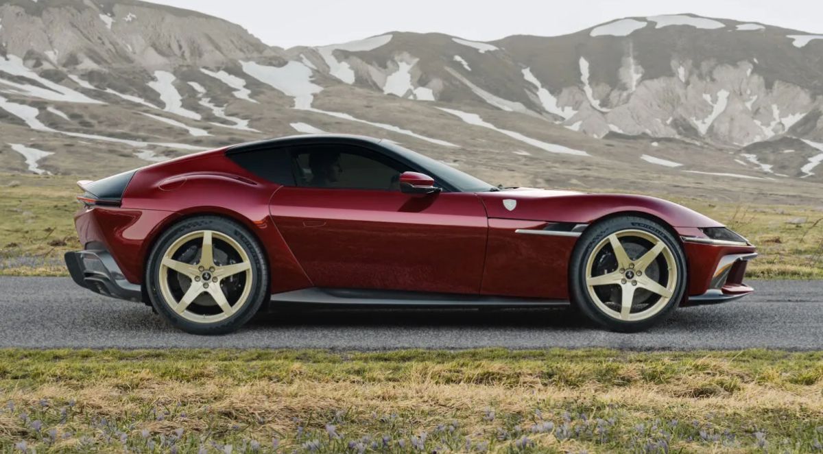 Ferrari 12Cilindri caja manual