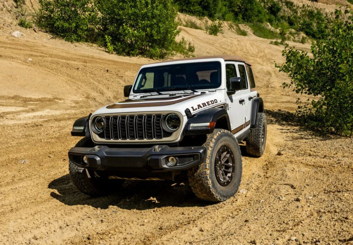 Jeep Wrangler Laredo 2026