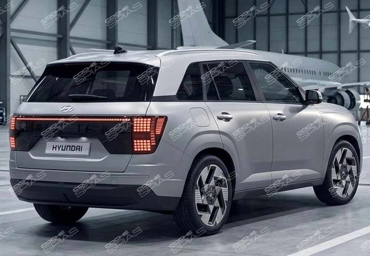Render de la parte posterior de la futura Hyundai Kona, anticipando un diseño robusto con luces traseras cuadradas y una amplia máscara de color negro sobre la compuerta del baúl.