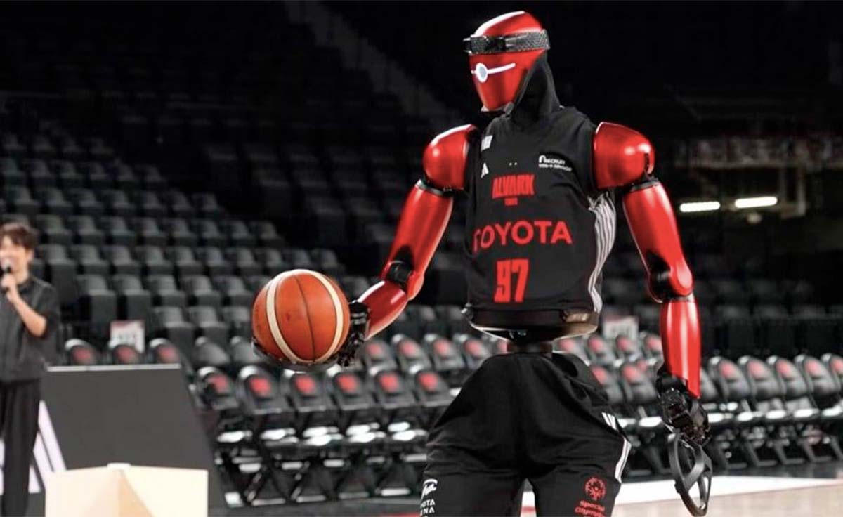 Robot Toyota CUE7 baloncesto