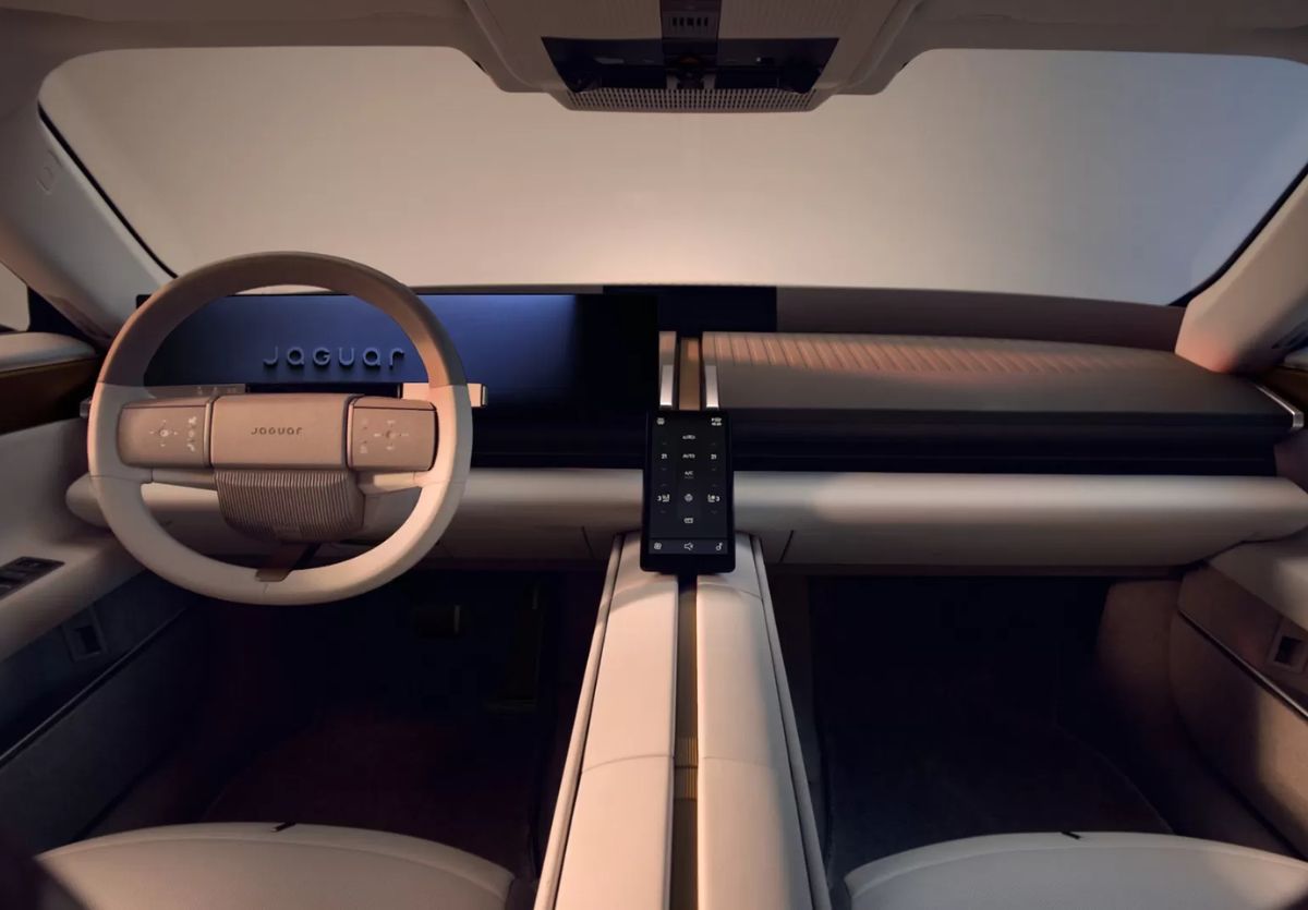 Jaguar Type 01 interior