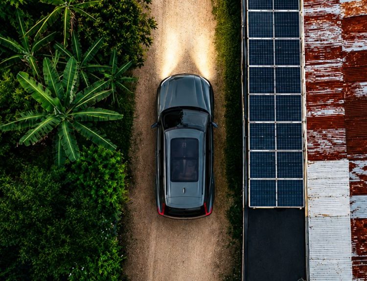 Volvo Colombia energía solar con baterías de carros