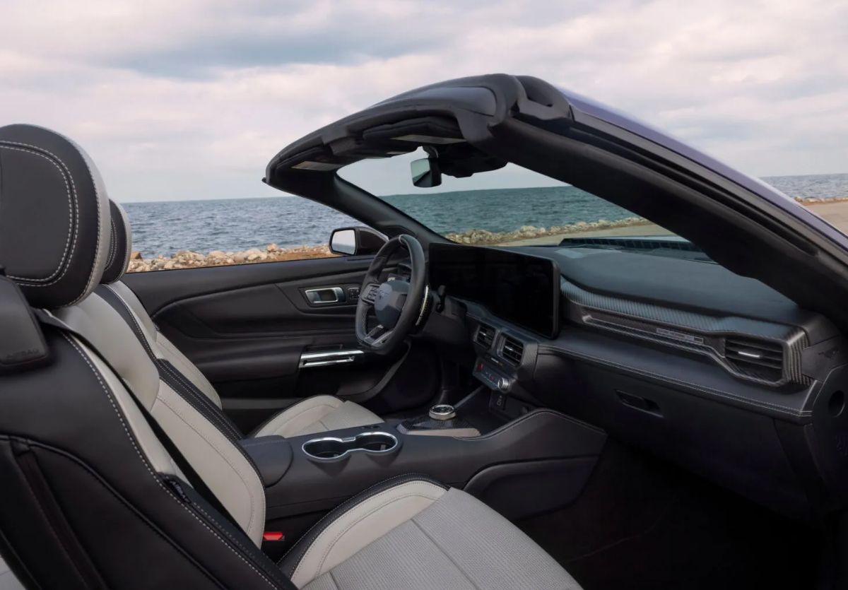 Ford Mustang Dark Horse SC Convertible 2027