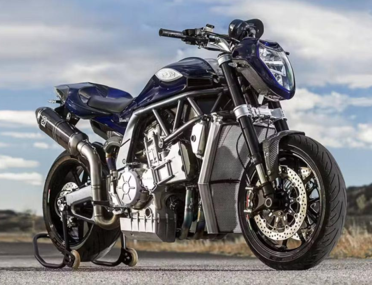PGM V8 moto